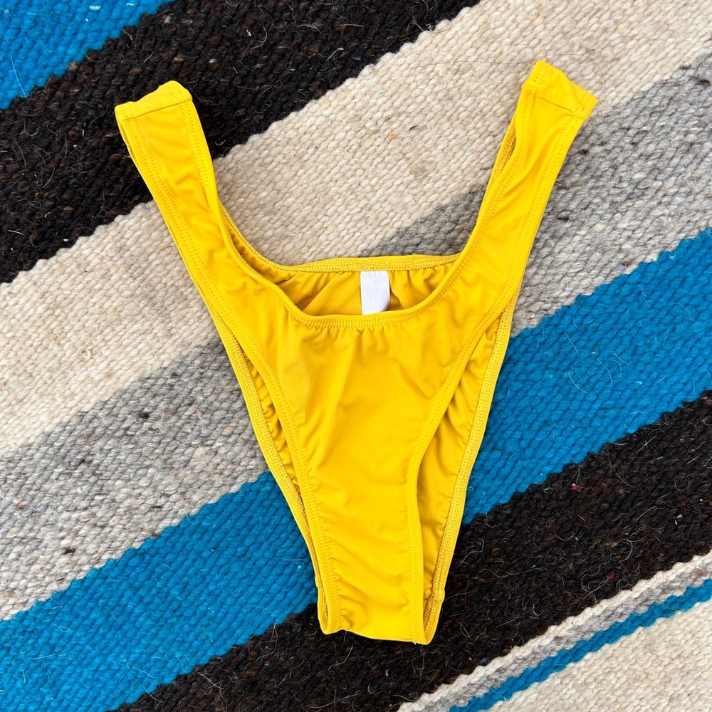 Minimale animale canary yellow high cut bottoms